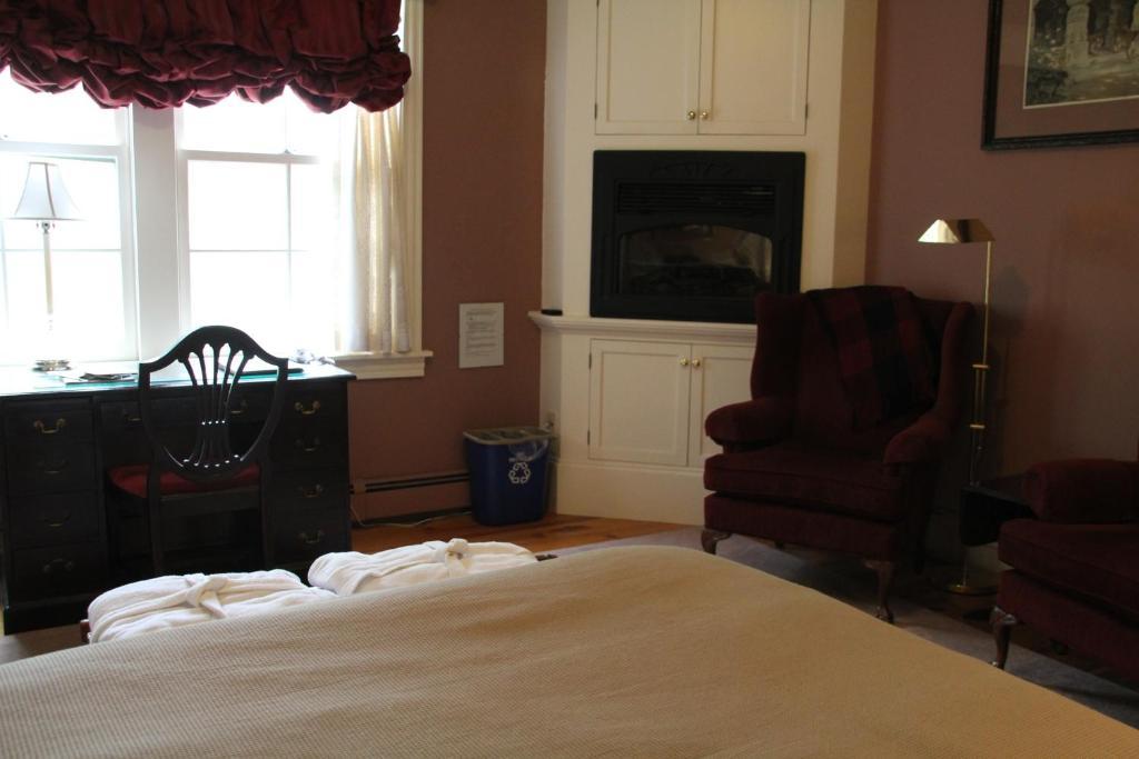 Queen and Twin Room - Ground Floor
